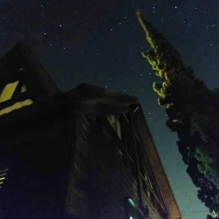 Acogedora Casa De Madera Con Piscina Casa de Férias *