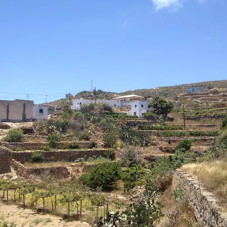 Hébergement de vacances Acogedora Casa De Madera Con Piscina *
