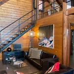 בית נופש Acogedora Casa De Madera Con Piscina