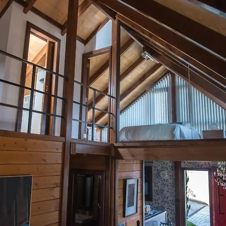 Сasa de vacaciones Acogedora Casa De Madera Con Piscina