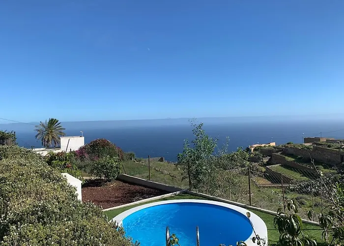 Дом отдыха Acogedora Casa De Madera Con Piscina *