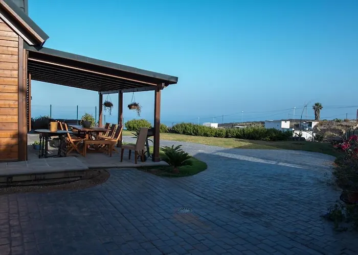 Acogedora Casa De Madera Con Piscina